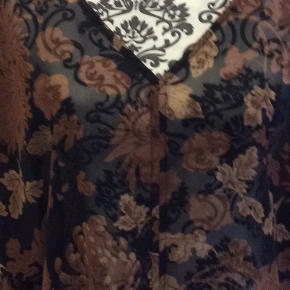 Ladies 3/4 sleeve double V neck tunic - Picture 2 of 7